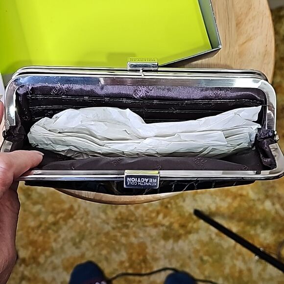 Kenneth Cole Reaction Clutch NWT Crocodile Style Brown Silvertone Hardware - Picture 8 of 12